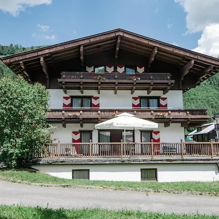 Bhome Gaestehaus / Neukirchen am Grossvenediger
