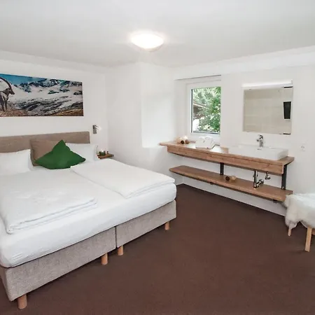 Bhome Gaestehaus / Bed and breakfast 4*