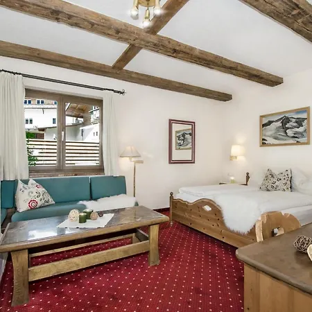 Bhome Gaestehaus / Bed and breakfast Neukirchen am Großvenediger