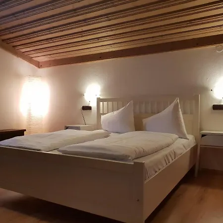 Bed & Breakfast Bhome Gaestehaus / *