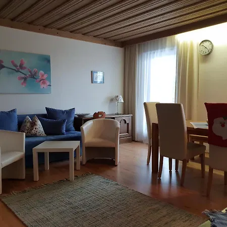 Bed & Breakfast Bhome Gaestehaus / Neukirchen am Grossvenediger