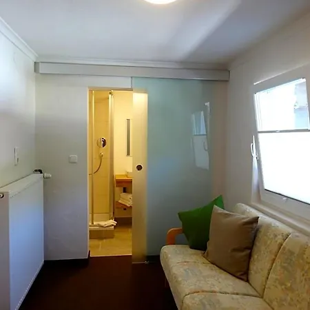 Bhome Gaestehaus /