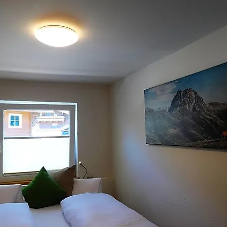 Bhome Gaestehaus / Bed and breakfast