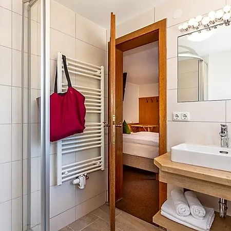Bed and breakfast Bhome Gaestehaus / 4*