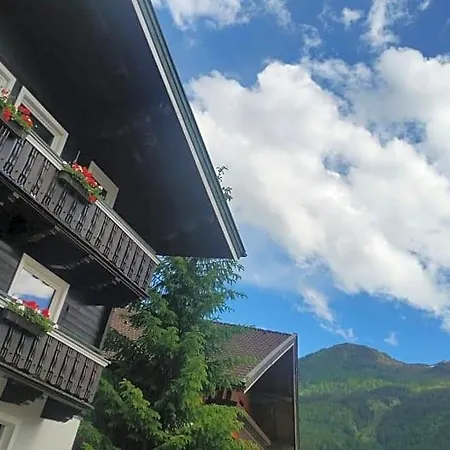 Bhome Gaestehaus /