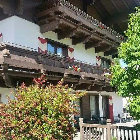 Bhome Gaestehaus / 4*