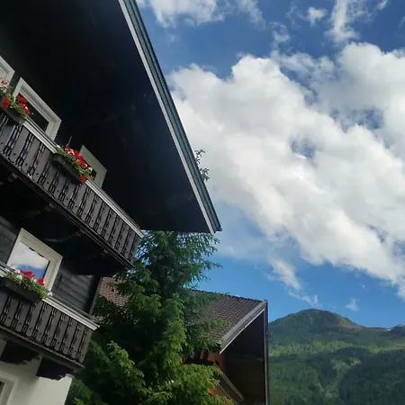 Bhome Gaestehaus /
