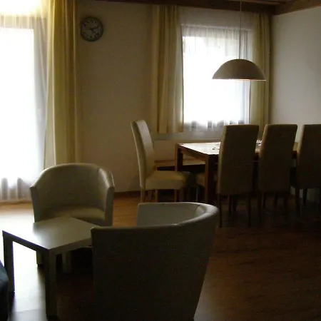 Bhome Gaestehaus / Bed & Breakfast